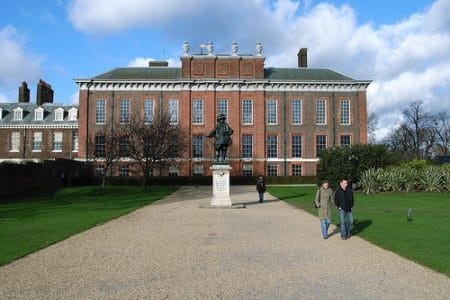 El Palacio de Kensington, residencia y  sala de exposiciones