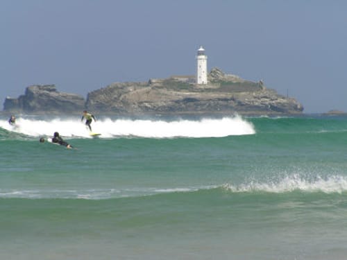 El Faro Godrevy, caminatas y surf en Cornwall El Faro Godrevy, caminatas y surf en Cornwall