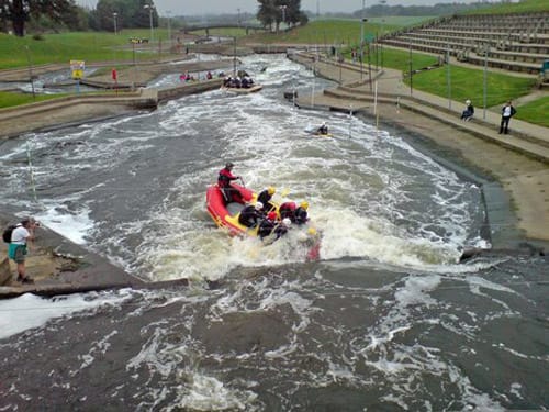 Rafting en ríos artificiales en Inglaterra Rafting en ríos artificiales en Inglaterra