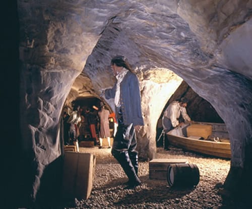 St. Clements, cuevas de contrabandistas